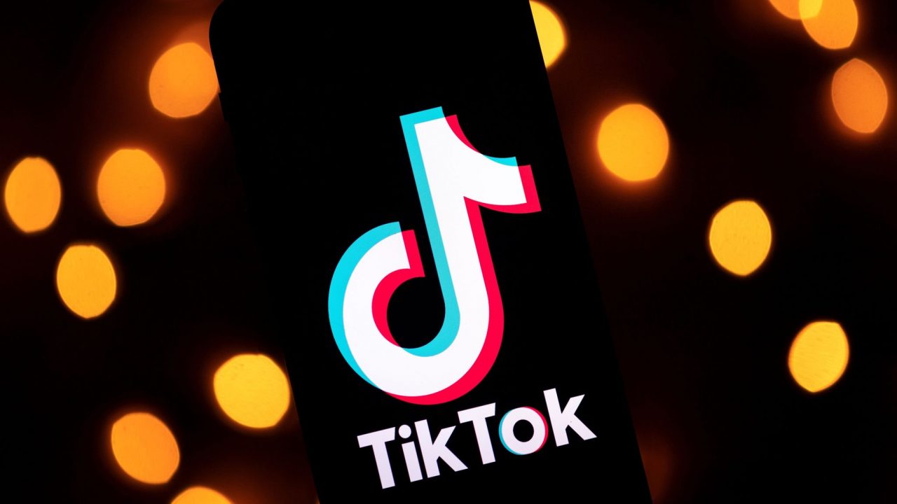 TikTok do t’u japë përparësi tekst-shkruesve