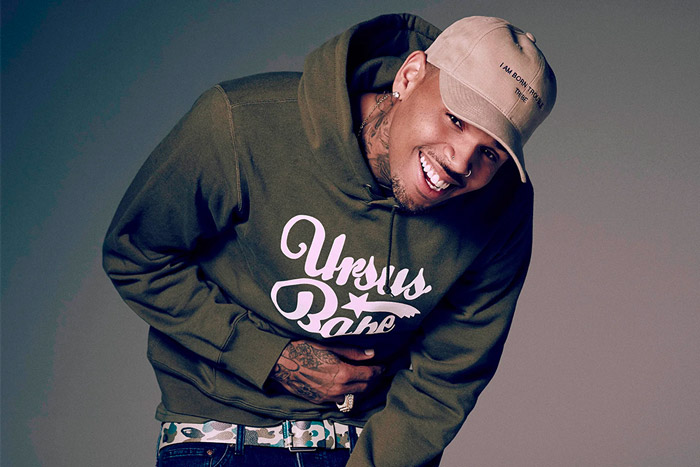 Chris Brown lirohet me kusht pas akuzës për sulm në një klub nate në Londër