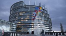 Parlamenti Evropian: Serbia duhet t’i normalizojë marrëdhëniet me Kosovën