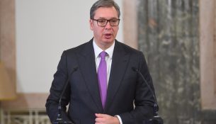 Vuçiçi “distancohet” nga thirrjet fashiste të ministres së tij për “spastrim etnik” të Kosovës