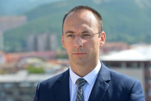 Igor Simiç dhe zyrtarë të Listës Serbe marrin ftesa nga Prokuroria Speciale për intervistim