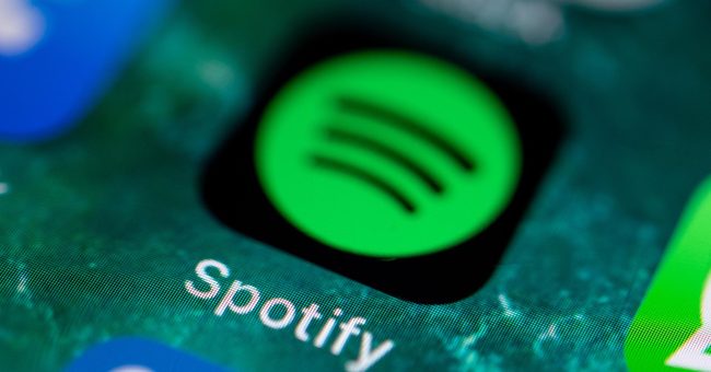 Spotify largon 50 milionë këngë të krijuara me AI