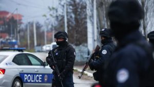 GI-TOC: Aktorë shtetërorë të përfshirë në trafikun e drogës dhe njerëzve në Kosovë?