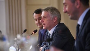 Kosovarët meritojnë politikanë që e vënë Kosovën mbi interesat partiake, thotë Rohde