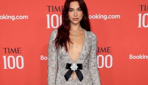 Dua Lipa “magjike” në tepihun e  kuq të “Time 100”