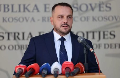 Maqedonci reagon ndaj “keqpërdorimit” të deklaratës së tij për ushtrinë e Serbisë