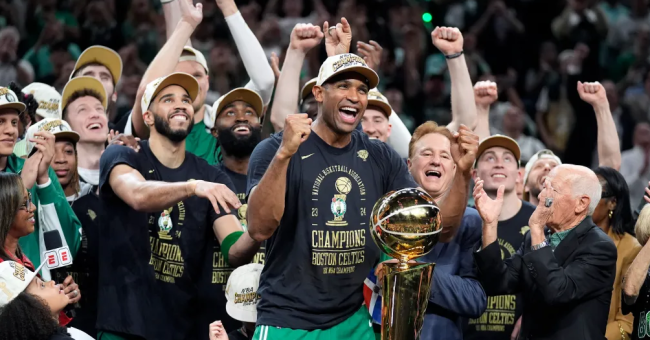 Celtics mundi Dallas-in për të fituar titullin e 18-të të NBA-së