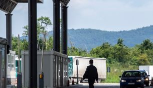 Ligji për të huajt dhe automjetet hyn në fuqi nga nesër