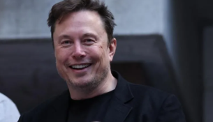 Musk përballet me pyetjet e rregullatorëve lidhur me X, por a do të paraqitet ai?