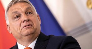 Orban thotë se BE – jo Rusia – është kërcënimi i vërtetë për Hungarinë përpara votimeve të prillit
