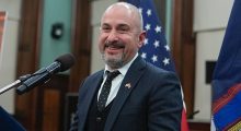 Ambasadori shqiptar në SHBA lejohet nga KQZ të marrë pjesë në inaugurimin e Trump, pavarësisht vonesës në raportim