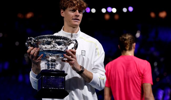 Jannik Sinner fiton Australian Open, mposht me lehtësi Alexander Zverev