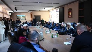 Mbyllja e Qendrave ilegale për Punë Sociale, Lista Serbe garanton punonjësit se s’do të mbeten pa paga