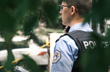 Një person theret me thikë në Prishtinë, arrestohet i dyshuari