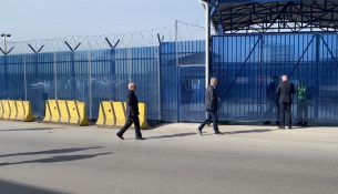Thaçi vizitohet nga bashkëshortja dhe vëllezërit e tij në zyrat e EULEX-it