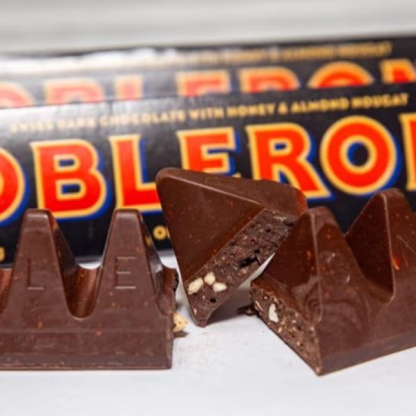 S’ka më çokollatë të zezë Toblerone në Britani, shijet e britanikëve e çojnë në “varrezat e ëmbëlsirave”