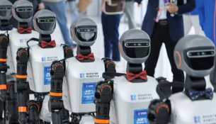 Kush do ta fitojë garën për të zhvilluar një robot humanoid?