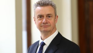 Britania e Madhe: Ngritja e institucioneve, urgjencë për Kosovën