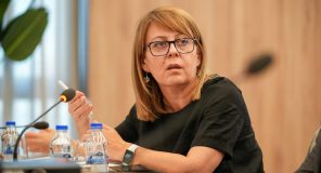 Bajrami: Kurti po e lufton Janina Ymerin, jo “mafinë energjetike”
