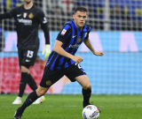 Humbja ndaj Milan-it, gazetat italiane ‘gozhdojnë’ Asllanin dhe kërkojnë largimin e tij