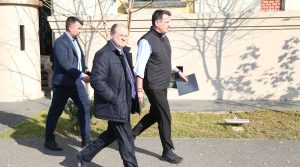 ‘Për mungesë në detyrë’ – Qeveria dorëzon në Kushtetuese parashtrimet për shkarkimin e Veliajt