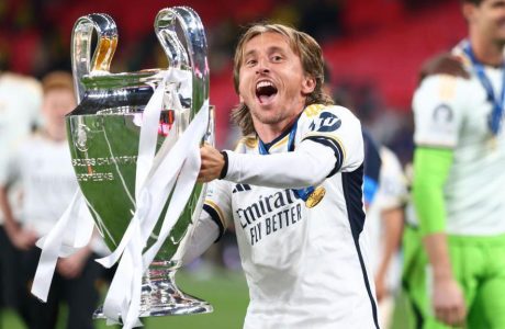 Zyrtare: Modric largohet nga Real Madrid-i pas 13 vitesh dhe 28 trofeve
