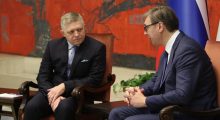 Vuçiç dhe Fico “humbin” paradën e Putin