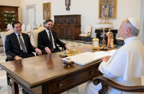 Papa Leoni i XIV mban bisedime me JD Vance