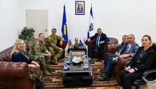 Drejtori i policisë diskuton për situatën e sigurisë me përfaqësues të ambasadës së SHBA-së