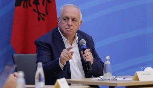 Tritan Shehu thotë se “regjimi do përmbyset me lëvizje popullore”