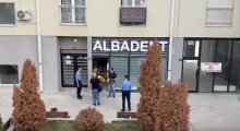 Një i vdekur dhe një i lënduar nga therja me thikë në Prishtinë