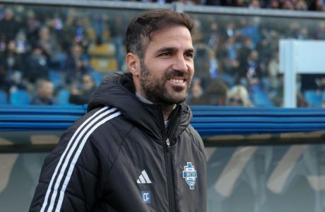 Cesc Fabregas pritet të marrë rolin e Xabi Alonso-s te Leverkusen-i