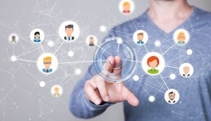 Rreziku i informacionit të rremë shëndetësor: Si na mashtrojnë në internet?