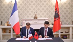Shqipëria marrëveshje me Francën për modernizimin e Forcave Ajrore