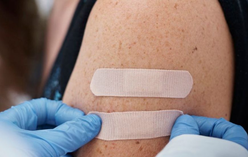 Vaksinat në të njëjtin krah mund të përshpejtojnë reagimin imunitar – por për sa kohë?