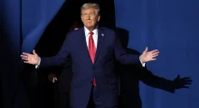 Trump pranon se marrëveshja e mineraleve u firmos që të “mbrohej ai vetë”