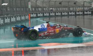 Charles Leclerc përplaset me murin para garës së sprintit të Miami GP-së