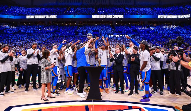 Pas 13 vitesh, Thunder rikthehet në finalet e mëdha të NBA