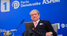 Misionari i fundit për t’i dhënë fund Partisë Demokratike