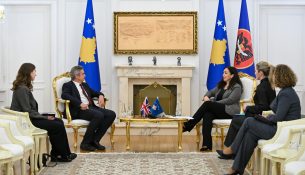 Osmani e Hargreaves diskutojnë për konstituimin sa më të shpejtë të institucioneve