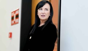 Linda Rama, Gruaja që kërkon të Rilindë fuqinë e Demokracisë