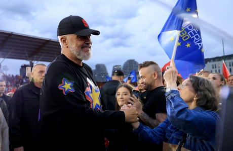 “Punësimi i strategut të Trump nuk të bën Trump”, thotë Rama: Është si të punësosh një parukier hollivudian për t’u bërë Brad Pitt