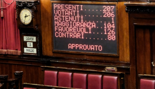 Itali: Dhoma e Përfaqësuesve miraton dekretin për t’i bërë qendrat e azilit në Shqipëri të përdorshme