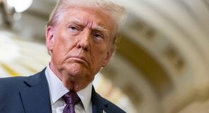 Trump pezullon sanksionet për të nxitur përpjekjet e paqes Ukrainë-Rusi