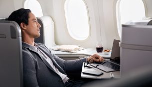 Pse duhet të jeni të kujdesshëm kur uleni pranë dritares në avion?