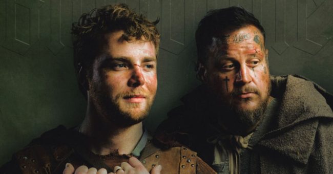 Alex Warren thyen zinxhirët e traumës me ndihmën e Jelly Roll