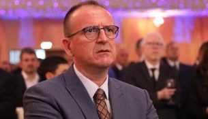 Taravari dorëzon dorëheqjen