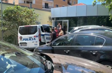 Gjykata liron bashkëshortin e Elda Hotit