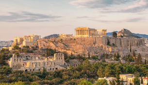 Athina në krizë të dyfishtë: Nxehtësi ekstreme dhe turizëm i pakontrolluar