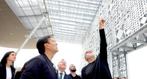 Dantelet e hekurit dhe shija e një Shqipërie që fluturon